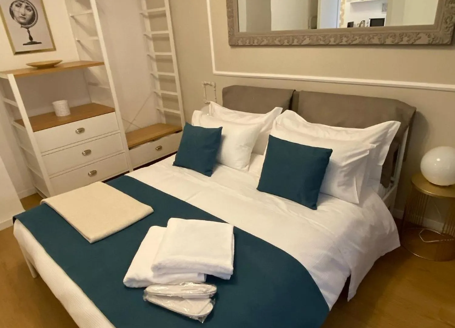 Domus Mundi Apartment Bari 0*,
