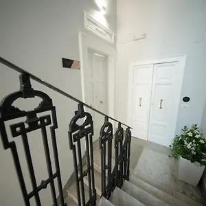 Bed & Breakfast 102, Bari